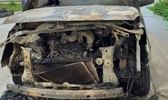 Xe cấp cứu bệnh viện huyện Cần Giuộc cháy rụi