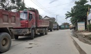 Không thi công mương thoát nước, người dân chặn xe tải phản đối ô nhiễm