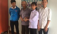 Nữ sinh lớp 10 nhặt được số tiền lớn cùng bạn tìm người trả lại