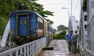 Cầu sắt Bình Lợi đón chuyến tàu cuối cùng trước ngày tháo dỡ