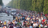 TP HCM và Cần Thơ: Chật vật với nước ngập