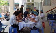 Hàng trăm người dân đồng loạt đi khám sức khoẻ sau vụ cháy nhà máy Rạng Đông