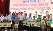 Hà Nội: Trao 80 suất học bổng cho con CNVC-LĐ vượt khó học giỏi