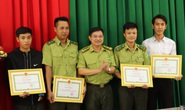 Đắk Lắk: Tặng bằng khen cho 4 kiểm lâm dũng cảm truy bắt lâm tặc