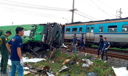 Tàu hỏa húc tung xe buýt chở người đi lễ chùa, 20 người thiệt mạng ở Thái Lan