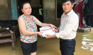 Báo Người Lao Động đến với người dân vùng lũ Thừa Thiên - Huế