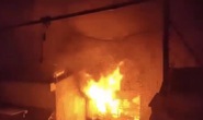 TP HCM: Xưởng gỗ trong KCN cháy ngùn ngụt lúc nửa đêm