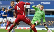 Sốc: Liverpool ôm hận vì trọng tài VAR quên luật