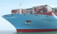 Cận cảnh siêu tàu container cập cảng Quốc tế Cái Mép