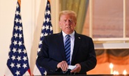 Tổng thống Trump xuất viện và hứng bão chỉ trích