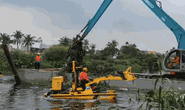 CLIP: TP HCM chạy thử nghiệm máy vớt rác trên sông sử dụng công nghệ mới