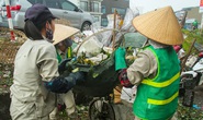 Công nhân môi trường ngừng việc vì bị chậm lương