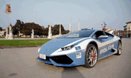 Cảnh sát lái Lamborghini 230km/giờ vận chuyển thận cứu sống bệnh nhân