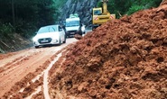 Mưa liên tục, đường Nha Trang - Đà Lạt sạt lở gây ách tắc