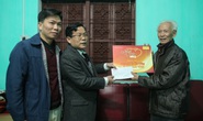 Mai Vàng nhân ái thăm, tặng quà nhà văn, nhà báo Tạ Kim Hùng