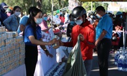 Quảng Nam: Công nhân khó khăn ấm lòng với gian hàng Tết sẻ chia