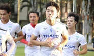 Những ngày đầu tập thích nghi với lối sống trên núi của 4 tân binh HAGL