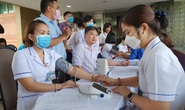 Giải cứu ngân hàng máu mùa Covid-19, hàng trăm y bác sĩ hiến máu tình nguyện