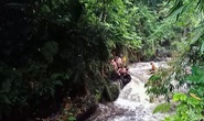 Đi cắm trại ven sông, hơn 250 học sinh bị lũ quét cuốn trôi