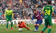 Messi lập cú poker, Barcelona thắng hủy diệt Eibar, lên ngôi đầu