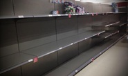 Covid-19: Bị cướp giấy vệ sinh ở Anh, khóc ròng vì ôm 17.700 chai thuốc khử trùng ở Mỹ