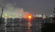 Cháy tàu chở xăng trên sông Đồng Nai, 2 người tử vong, 1 người mất tích