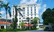 Cách ly 90 người nước ngoài tại 3 khách sạn do có 12 khách bay cùng ca Covid-19 thứ 17 lưu trú