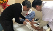 Cô gái 24 tuổi được thay toàn bộ xương đùi kim loại