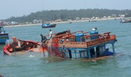Kịp thời cứu 3 ngư dân bị chìm tàu trên biển Quảng Ngãi