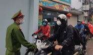 Cận cảnh Hà Nội kiểm tra, xử lý người ra đường không thuộc diện cho phép