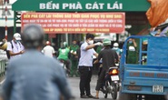Phà Cát Lái đông người, khó giữ khoảng cách an toàn phòng dịch Covid-19