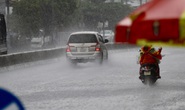 Mưa trắng trời ở TP HCM, giải toả ngột ngạt sau nhiều ngày nắng nóng