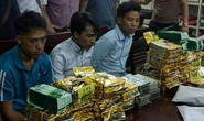 3 người bị bắt sau khi vừa nhận 20 bánh heroin, 24 kg ma túy từ 1 “người lạ” trong rừng