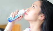 Có nên dùng nước muối sinh lý rửa mũi hằng ngày?