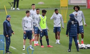 Bundesliga kỳ quặc trở lại, bất chấp hiểm họa Covid-19