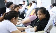 Hàng trăm sinh viên ĐH Đông Á hiến máu cứu người