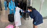Gần 340 người Việt từ Anh về nước tại sân bay Tân Sơn Nhất