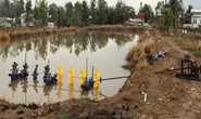 Người đàn ông bị cánh quạt tạo oxy ao tôm cuốn bộ phận sinh dục
