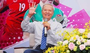Xúc động hình ảnh HLV Lê Thụy Hải chữa trị ung thư tụy