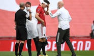 Va chạm kinh hoàng với đồng đội, sao M.U Eric Bailly nhập viện khẩn cấp