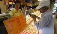 Giá vàng cao kỷ lục, người vay khốn đốn