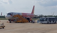 Sân bay Cần Thơ đón hơn 240 người Việt từ Singapore về nước