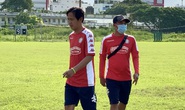 Thủ môn Bùi Tiến Dũng cáo bệnh trong ngày CLB TP HCM ra mắt tân trợ lý Nguyễn Minh Phương