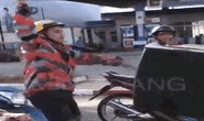 Xử phạt nhóm thanh niên mở loa kẹo kéo, gào thét gây náo loạn đường phố