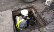 Âm thầm làm việc dưới cống ngầm