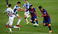 Thần đồng nhận thẻ đỏ, Barcelona thắng chật vật derby Catalan