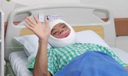 Tỉnh dậy sau phẫu thuật, chàng trai mặt quỷ khóc nấc vì hạnh phúc