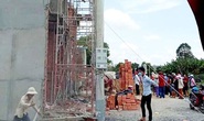 Giàn giáo công trình khu nhà phố bị đổ sập, 2 người chết, 6 người bị thương