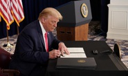 Thách thức quốc hội, Tổng thống Trump ký sắc lệnh cứu trợ Covid-19 mới
