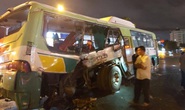 20 người vào viện sau vụ va chạm giữa xe tải và xe buýt